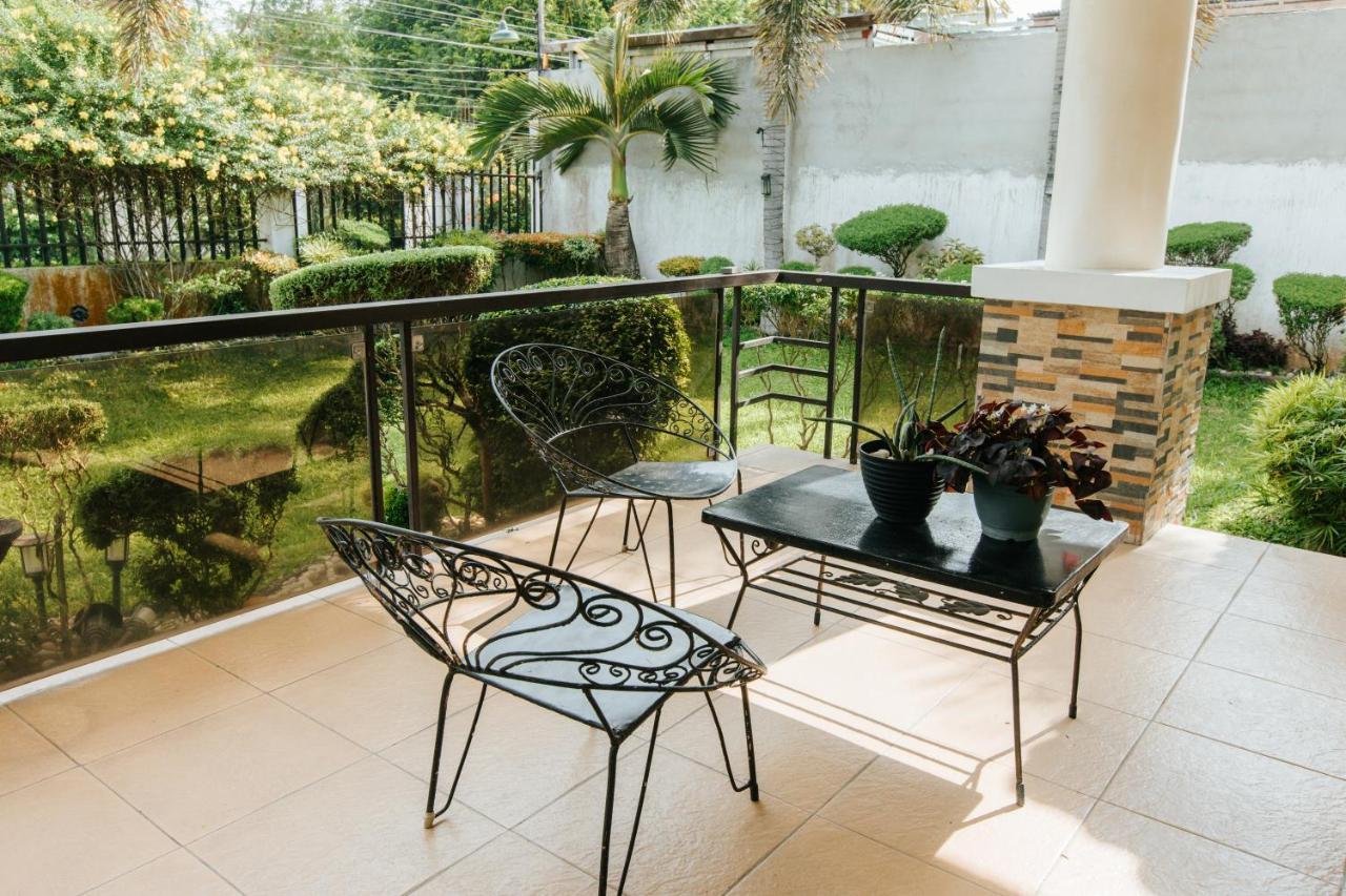 Bahay Ni Kikay Vacation Rental - Wifi Included General Santos City Buitenkant foto